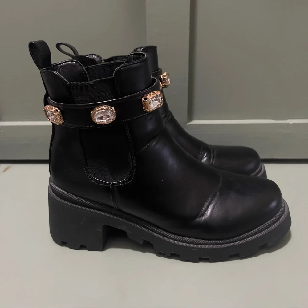 SUGAR Black Chelsea Boots with optional Rhinestone Embellishments size 8 - Picture 3 of 8